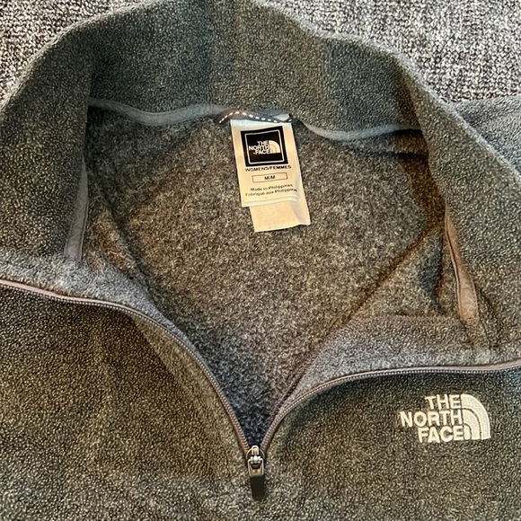 North Face medium grey 1/4 zip fleece jacket - Picture 4 of 5